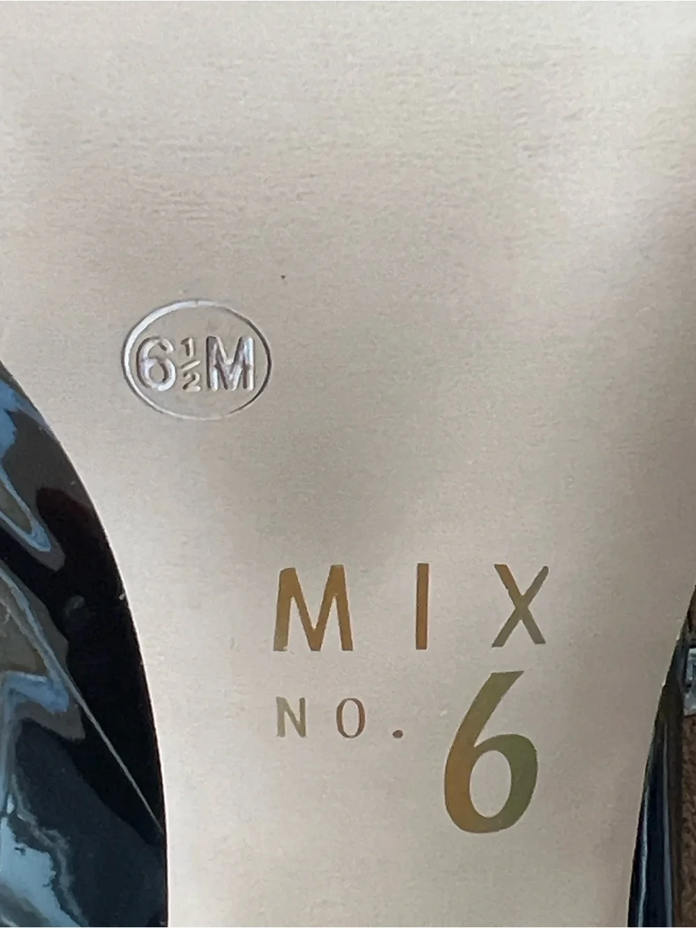 Mix No. 6 Black Patent T-Strap Mary Jane Pumps. Size 6.5